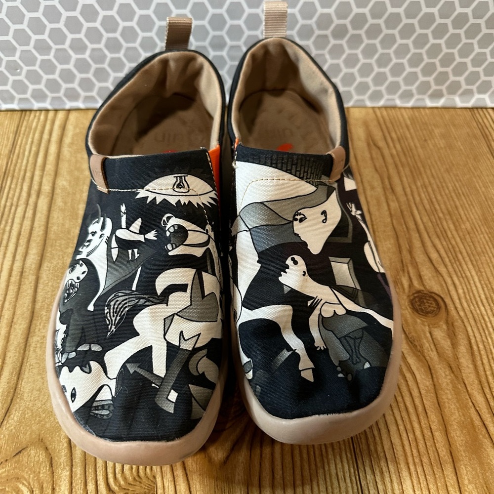 UIN Picasso Slip On Shoes!